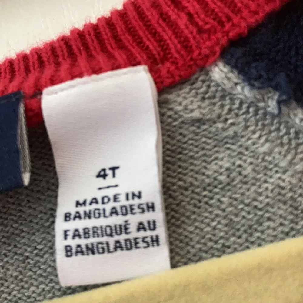 FINAL MARKDOWN The children’s place sweater 4t